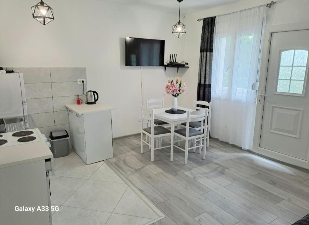 Apartment Marina 2 Kotor Eksteriør billede