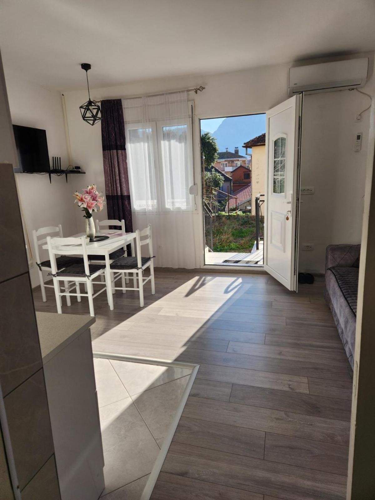 Apartment Marina 2 Kotor Eksteriør billede
