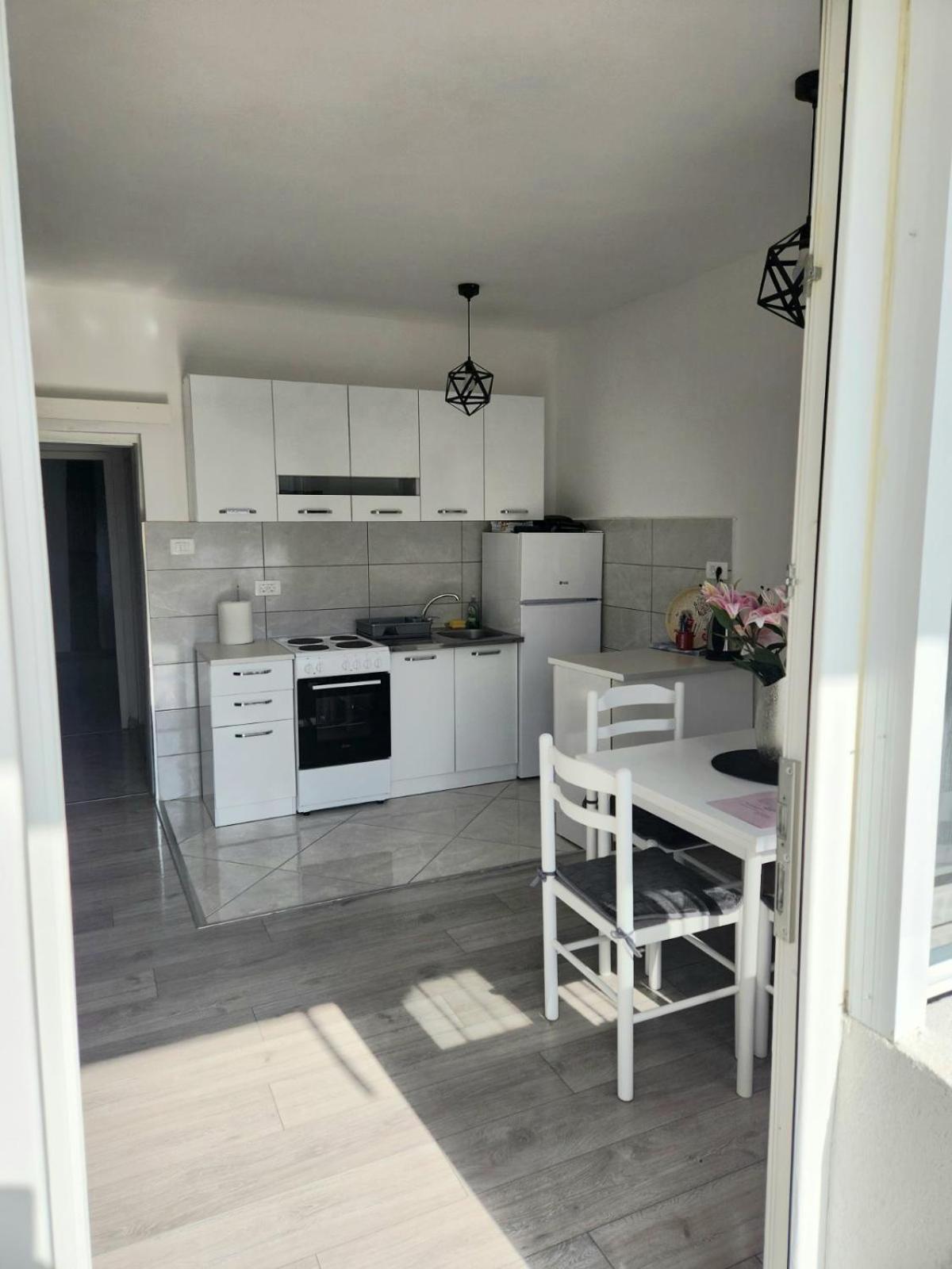 Apartment Marina 2 Kotor Eksteriør billede